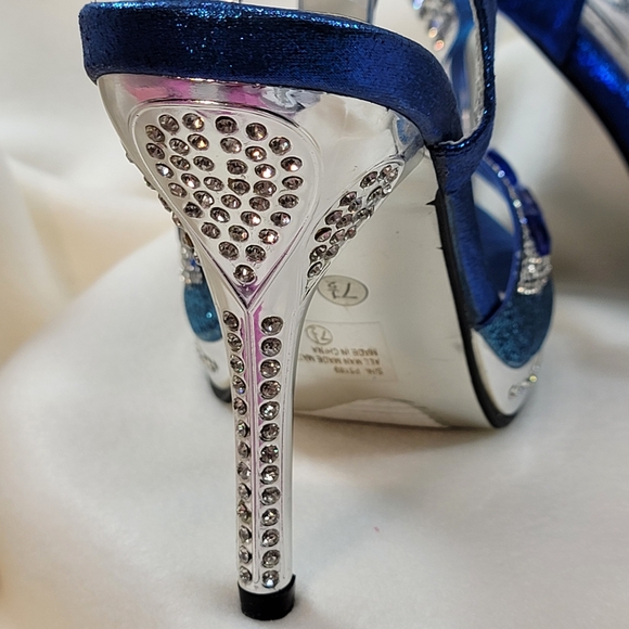 NWOT Elegant Blue and Silver Heels - Picture 3 of 11